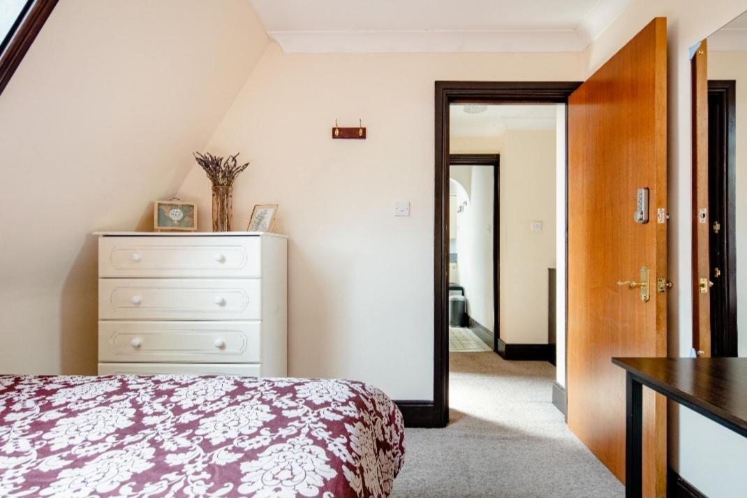 Double Room 2 Mins From Station Belvedere Ngoại thất bức ảnh